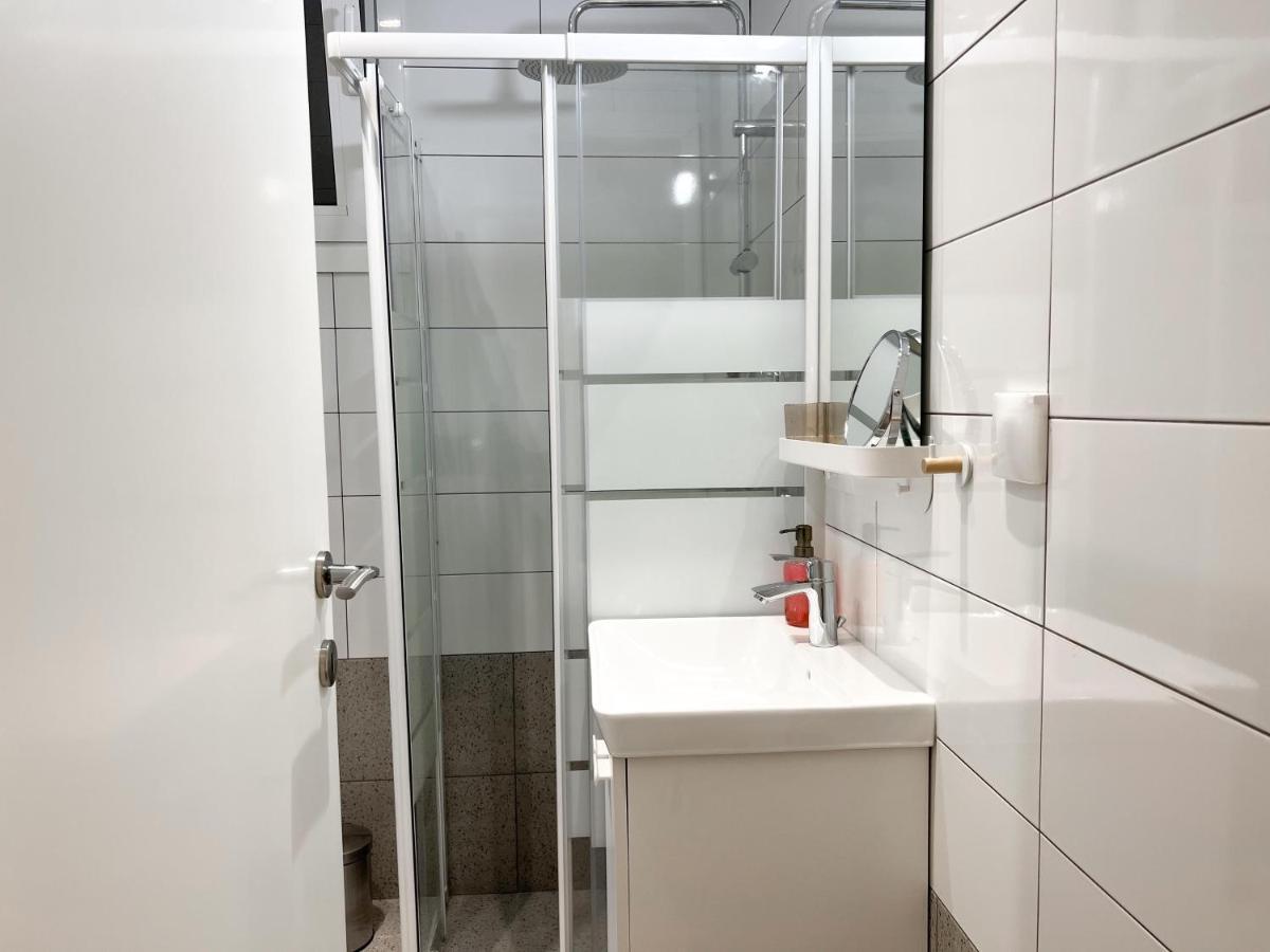 Comfy 2 Bdr Apt In Petralona - Next To Metro Atina Dış mekan fotoğraf